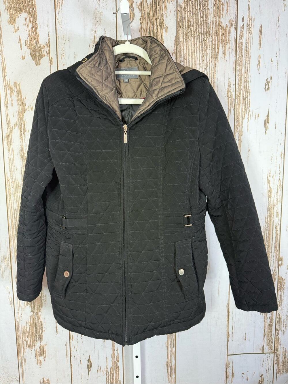Gallery, Quilted Jacket in Black and Gray. Size Large. Good used condition!